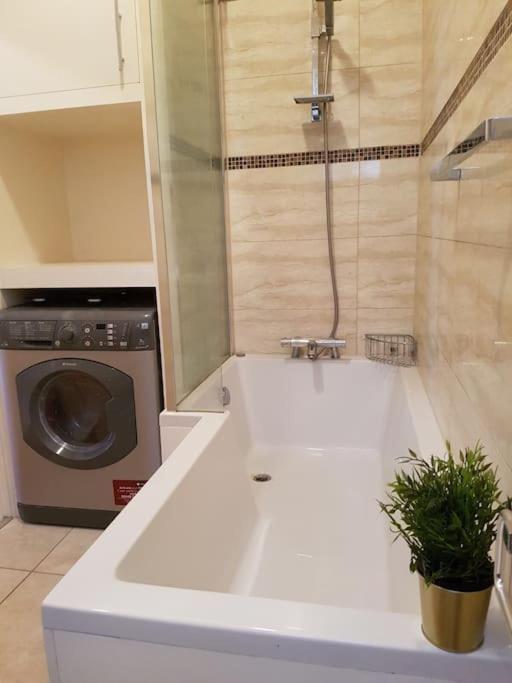 Cozy Flat, 5 Minute Walk To Oxford Circus Londres Exterior foto
